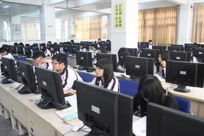 成都華夏旅游商務學校計算機應用專業
